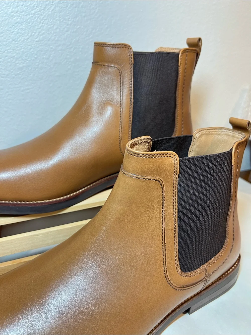 Johnston & Murphy sleek tan